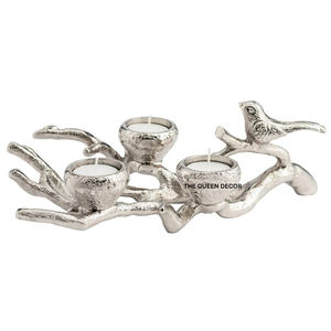 Juego de Portavelas de Aluminio para Interiores o Exteriores, Diseño Único para Velas de Concreto, 2 Portavelas de Pilar con Acabado Dorado Brillante de Calidad Exclusiva - Product Image 6