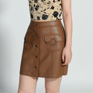 Vestido Mini de Otoño PIHA SPORTS en Cuero PU Marrón, Cintura Alta, Botones Frontales, con Bolsillos con Anillo, Estilo Moto para Mujer - Product Image 2