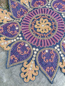 Mantel de decoración de mesa Boho Mandala del sur de Asia, tapete de exhibición, tapete de cuentas adornado. - Product Image 2