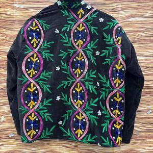 เสื้อแจ็คเก็ตกำมะหยี่ปักมือสำหรับผู้หญิง สไตล์โบโฮลายดอกไม้ เสื้อคลุมสไตล์ชาติพันธุ์ เสื้อคลุมงานฝีมือ - Product Image 6