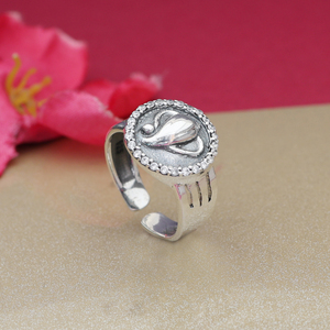 Anillo Ajustable de Plata Hecho a Mano en India con Diseño de Cisne Shinu, Adornado con Circonita Cúbica, Joyería para Mujeres y Niñas, Ideal para Bodas y Fiestas - Product Image 4