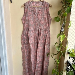 Vestido indio de algodón estampado a mano, 100% bordado floral, estilo casual, largo, tipo túnica, a precio de fábrica. - Product Image 1