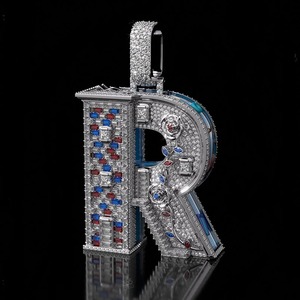 Compre un colgante de diamante moissanita certificado por GRA, estilo hip hop, en plata de ley 925, estilo rapero, en línea en India. - Product Image 3
