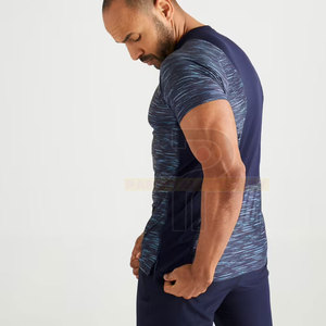 T-shirt à manches courtes pour homme, col rond, couleur dégradée, respirant, en polyester, coupe classique, pour toutes les saisons, idéal pour la course à pied - Product Image 4