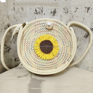 Bolso bandolera de girasol redondo floral bohemio hecho a mano para mujer, bordado de acento de perla, bolso de hombro floral brillante, correa de cuerda - Product Image 1