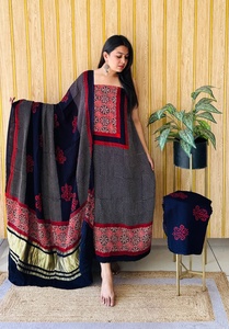 Traje de Seda Modal Pura con Estampado Ajrakh Hecho a Mano y Dupatta de Tela, Colección de Ropa Tradicional de Calidad Superior - Product Image 2