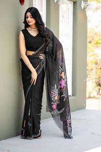 Sari en Faux Georgette Lourd à Imprimé Floral Numérique, Tenue Traditionnelle pour Femme, Idéal pour Fêtes, Mariages et Diwali - Product Image 3