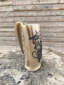 Mug et pichet à boisson décoratifs faits à la main en corne de buffle noire polie, écologiques, pour service de table - Product Image 3