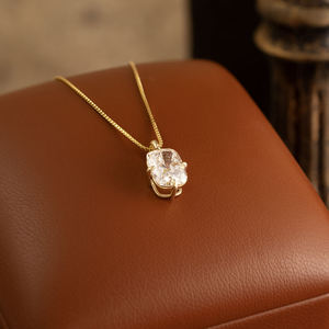 Collar con colgante de moissanita de corte ovalado, diseño ortodoxo de abril, chapado en oro de 14K, cadena tipo caja, engaste de garra, joyería para mujer - Product Image 2