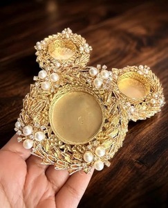 Juego de Portavelas de Candelita Color Perla Dorada |   Portavelas Decorativos para Velas de Té |   Decoración para Diwali |   Decoración para bodas indias |   Regalos para la inauguración de una casa - Product Image 1