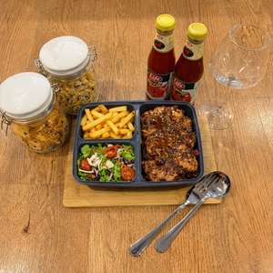 กล่องอาหารแบบใช้แล้วทิ้งรูปทรงสี่เหลี่ยมผืนผ้า ผลิตจากพลาสติก PP เกรดอาหาร เป็นมิตรต่อสิ่งแวดล้อม มาตรฐานอเมริกัน สำหรับใส่อาหารกลับบ้าน 3 ช่อง เหมาะสำหรับงานเลี้ยง - Product Image 2