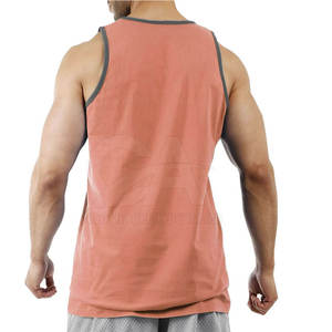 Camiseta sin mangas para hombre, estilo racerback, para entrenamiento, gimnasio, con aberturas anchas en las axilas, personalizable - Product Image 4