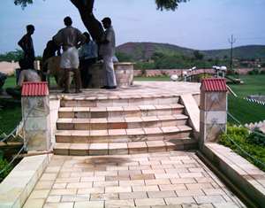 New Arrival Best Quality Sandstone Tile <b>Steps</b> Natural Honed Surface <b>for</b> <b>Outdoor</b> Exterior at Wholesale Price - Product Image 1