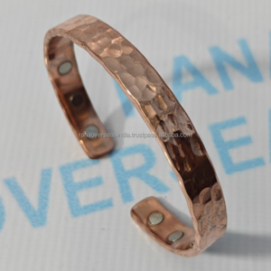 Pulsera Magnética Moderna de Cobre Martillado con Sistema de Triple Imán para Reducción del Estrés y Sanación Holística - Ecológica - Product Image 1