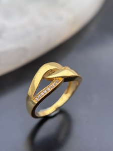Anillo de Moissanita con Banda Cruzada, Chapado en Oro, Plata de Ley 925, Anillo de Boda con Diseño Infinito, Anillo de Lujo - Product Image 3
