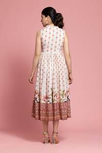 Vestido Maxi Elegante con Estampado Floral Blanco para Mujer, Vestido Casual de Verano sin Mangas, Vestido para Fiesta en la Playa, Disponible a un Precio Razonable - Product Image 4