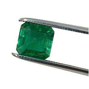 Auténtica Gema de Cuarzo Esmeralda Natural de 2.75 Quilates para Anillos Personalizados, Colgantes y Joyería Fina - Product Image 2