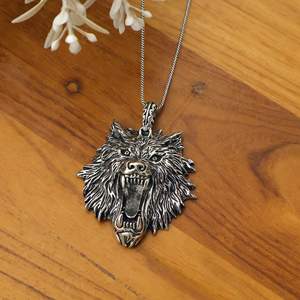 Collier pendentif tête de loup en laiton, bijoux loup viking en argent oxydé, pendentif animal gothique - Product Image 5