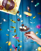 Meilleure Vente Dragées au Chocolat Aromatisées en Gros OEM/ODM HALAL Mélange de Noix d'Amande, de Cajou et de Macadamia enrobées de Chocolat 75G Snacks
