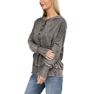Sweat-shirt à capuche boutonné pour femme Vornex Industry, délavé à l'acide, manches longues, poche kangourou, vente en gros, fournisseur OEM - Product Image 4