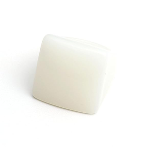 Anillo Redondo de Resina Pulida Hecho a Mano, Blanco y Verde, Geométrico, Joyería de Moda, Unisex, Tema de Ángel - Product Image 2