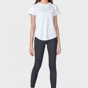 เสื้อยืดสำหรับผู้หญิงเสื้อยืดผ้าฝ้าย100% ดีไซน์ทันสมัยงานตามสั่ง - Product Image 1