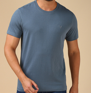 Camiseta de algodón lisa para hombre, corte regular, logotipo personalizado OEM, suave, transpirable, informal, de manga corta, para uso diario en verano - Product Image 1