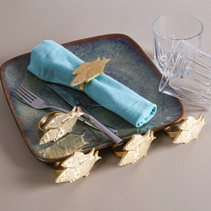 Vente à chaud rond de serviette en forme de poisson doré cercle de serviette en métal boucle de serviette décoration de table rond de serviette en gros quantité en vrac pas cher - Product Image 4