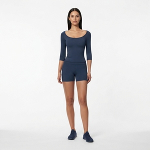 Conjunto Deportivo de Dos Piezas Personalizado para Mujer, Top Ajustado de Manga Larga y Pantalones Cortos, Ropa Deportiva Elástica para Yoga y Fitness - Product Image 2