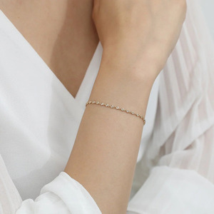 Bracelet tennis de luxe pour femme en or jaune serti de diamants de laboratoire taille brillant rond - Product Image 4