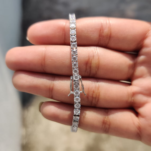 Bracelet tennis de luxe en moissanite, or blanc, coupe ronde, bracelet scintillant, élégant, bijou de poignet, cadeau pour femme - Product Image 5