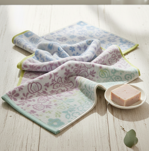 Toalla de Playa de Algodón Peinado Premium, 500-700GSM, Ultra Suave y Gruesa, para Uso en Hoteles y en el Hogar - Product Image 1