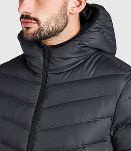 Fabricante 2022 logotipo personalizado invierno nuevos hombres hinchados traje en forma de V abrigo de burbuja de gran tamaño edredón relleno chaqueta acolchada con botones - Product Image 3