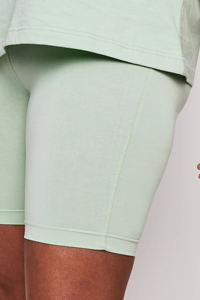 Ensemble deux pièces pour femme, T-shirt col rond 100 % coton et short cycliste coupe classique, manches courtes, coupe régulière, le plus vendu - Product Image 3