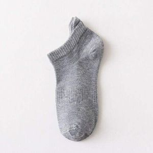 Chaussettes courtes en coton respirant pour hommes, chaussettes de sport de différentes couleurs pour hommes au Pakistan, haute qualité - Product Image 3