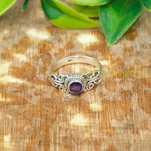 แหวนเงินแท้ 925 ประดับพลอยอเมทิสต์สีม่วงธรรมชาติ ดีไซน์ลายฉลุโบราณ ทำมือ สไตล์โบฮีเมียน สำหรับผู้หญิง เครื่องประดับสไตล์ชาติพันธุ์ - Product Image 4