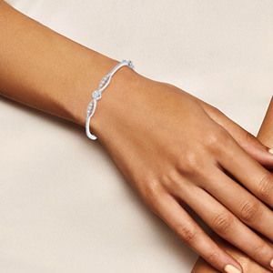 Pulsera de Lujo de Oro Rosa con Diamantes Entrelazados de 14K, Diseño Clásico para Mujer con Diamantes Brillantes Cultivados en Laboratorio - Product Image 3