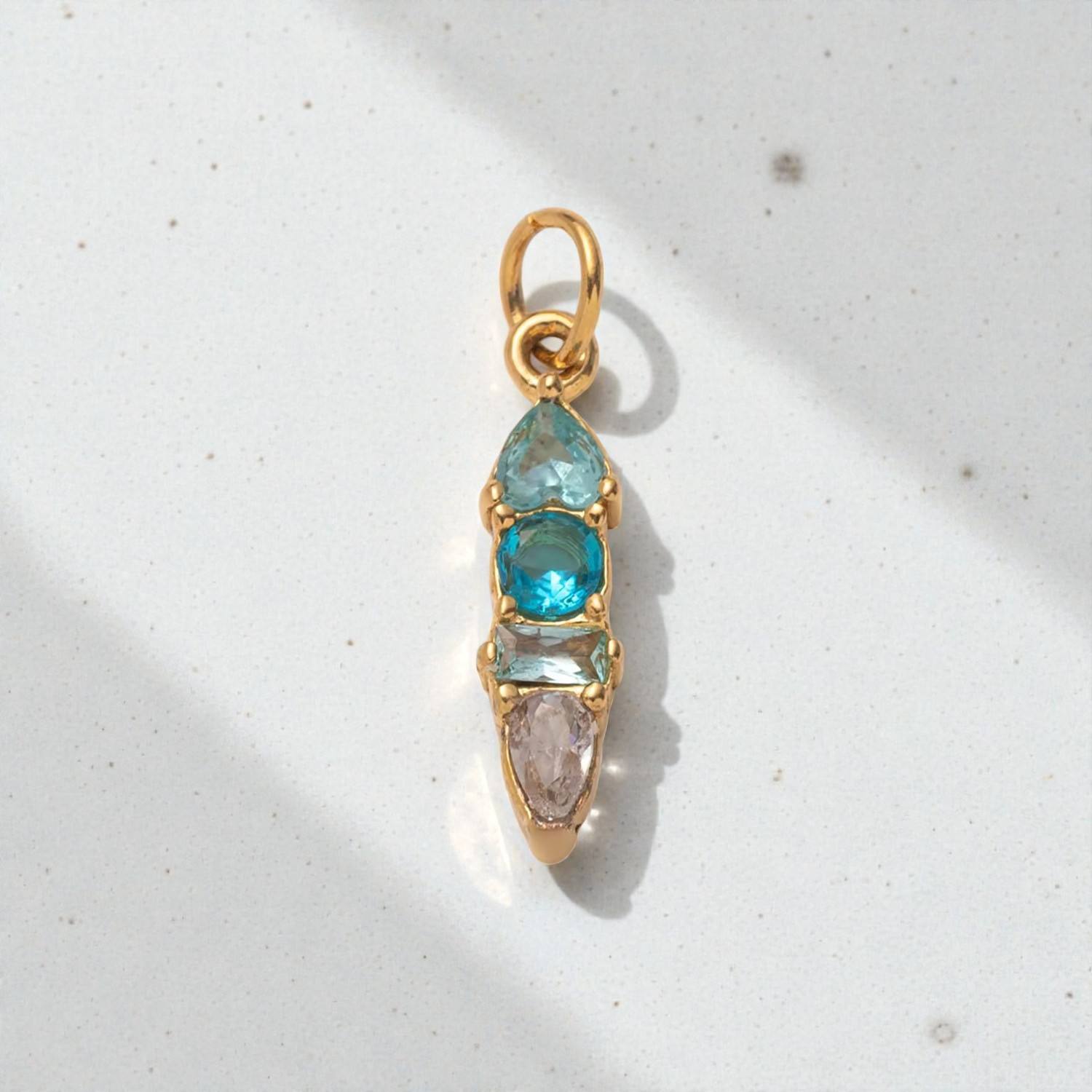 ควอตซ์สีเขียวอมฟ้า