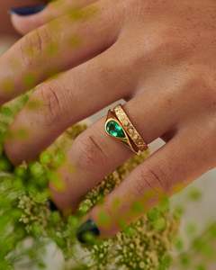 Bague en émeraude taille poire pour femme, or 14 carats, style classique, à porter au quotidien - Product Image 6