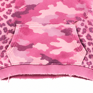 Sweat à capuche unisexe rose personnalisé en molleton 100 % coton 350g, coupe courte oversize avec poche avant et détails vieillis, idéal pour l'automne - Product Image 3