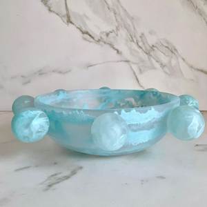 Bol en résine artisanal traditionnel avec finition de qualité supérieure pour le rangement décoratif, la présentation de collations et la décoration intérieure - Product Image 1