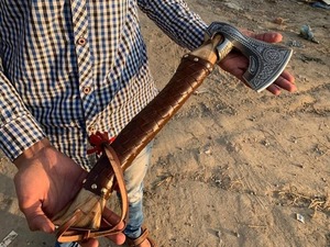 Hacha Vikinga Táctica Hecha a Mano OEM, Nuevo Diseño Personalizado, Mango de Madera, Acero Inoxidable, Color Personalizable, Uso de Supervivencia, 100% Alta Calidad - Product Image 2