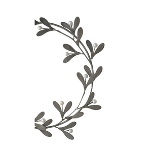 Couronne minimaliste en argent, confectionnée avec des feuilles délicates de violette métallique et accentuée par des baies charmantes de couleur blanc nacré pour la décoration - Product Image 6