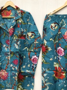 ชุดนอนผ้าฝ้ายลายดอกไม้ ชุดนอนผ้าฝ้ายทำมือ ชุดนอนอินเดียลายดอกไม้พิมพ์ลายด้วยมือ ชุดนอนผ้าฝ้าย - Product Image 2