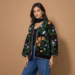 Blouson Bomber Suzani Rajasthani RT3 en Velours Matelassé avec Broderie Florale, Manches Classiques, Col en V, Automne, Nylon Écologique - Product Image 1