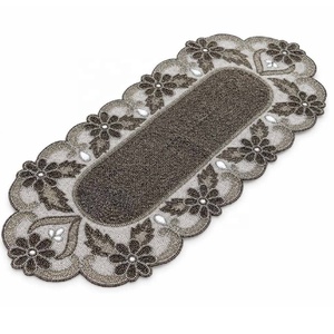 Camino de Mesa con Cuentas de Vidrio con Diseño Floral, Camino de Mesa Decorativo Ligero y Duradero para Comedor, Bodas y Uso Diario - Product Image 4