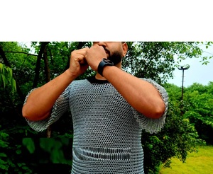 เสื้อเกราะแฟชั่นดีไซน์เชื่อมต่อแบบโซ่เหล็กกล้าไร้สนิม รูปทรงกลม งานโลหะ 3 มิติเต็มรูปแบบ - Product Image 3