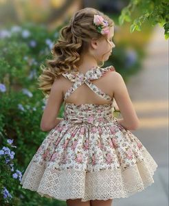 Vestido Primrose Heritage, Estilo Victoriano, con Encaje Floral, Volantes en la Espalda, Vestido de Verano Vintage, Modelo Meadow con Espalda Cruzada - Product Image 3