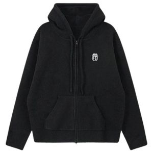 Sweat à capuche zippé noir en tricot avec emblème logo – Élégant et confortable pour hommes et femmes, idéal pour un usage quotidien et décontracté - Product Image 1