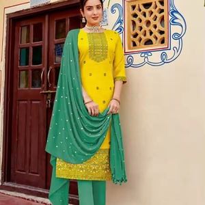 El último diseñador Pure Muslin Jacquard Bordado Secuencia Trabajo Kurti Set por Fab Zone Indian & Pakistani Clothing - Product Image 2